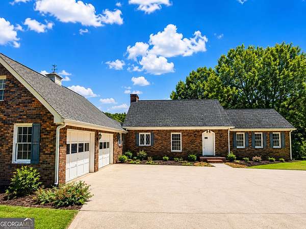 13.4 Acres of Land with Home for Sale in Monroe, Georgia