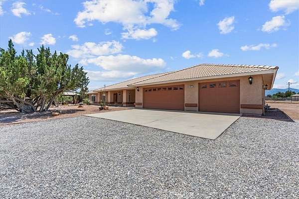 2.28 Acres of Land with Home for Sale in Oak Hills, California