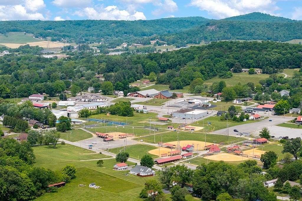 15.4 Acres of Land for Sale in Livingston, Tennessee