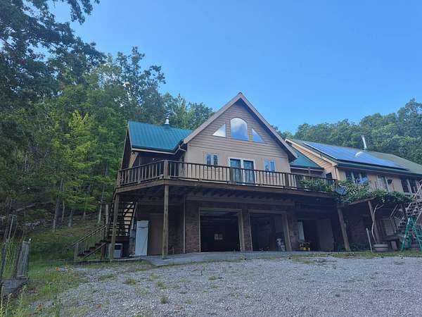 136 Acres of Recreational Land with Home for Sale in Sneedville, Tennessee
