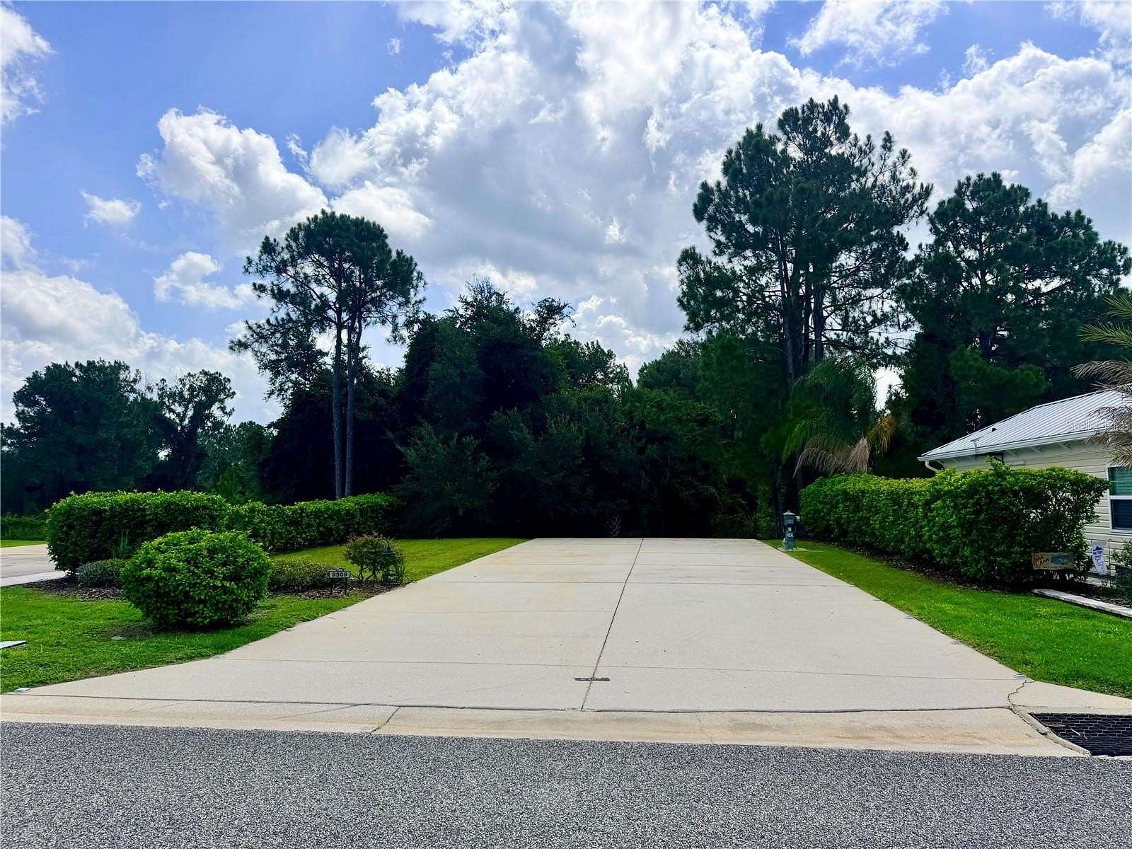 0.12 Acres of Residential Land for Sale in Webster, Florida