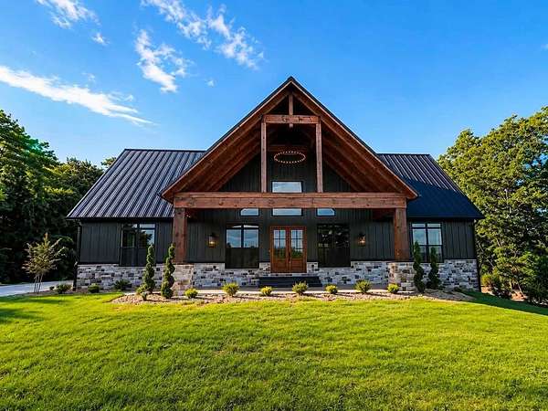 5.1 Acres of Land with Home for Sale in Dandridge, Tennessee