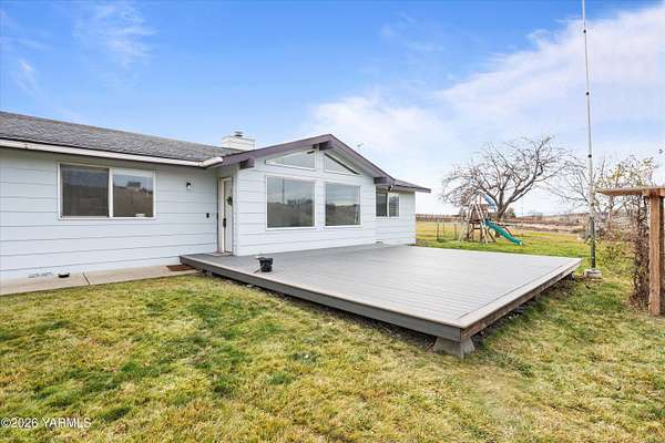 5.16 Acres of Land with Home for Sale in Zillah, Washington