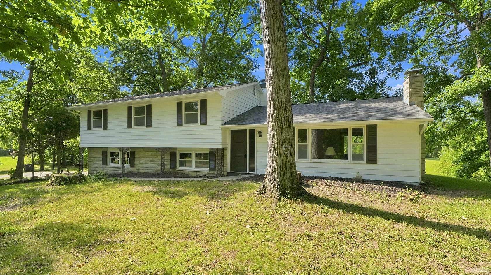 4.8 Acres of Land with Home for Sale in Fort Wayne, Indiana