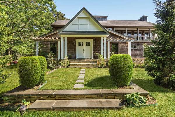 1.5 Acres of Land with Home for Lease in East Hampton, New York