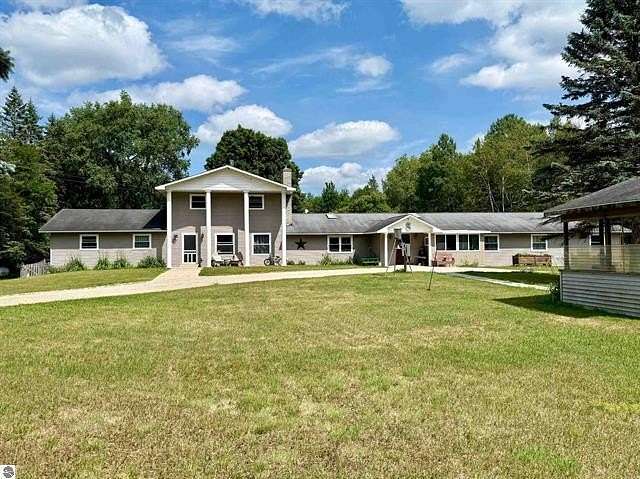 25 Acres of Improved Commercial Land for Sale in Cadillac, Michigan