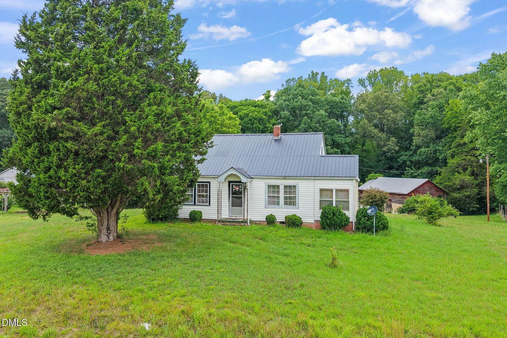 1.52 Acres of Land with Home for Sale in Buffalo Junction, Virginia