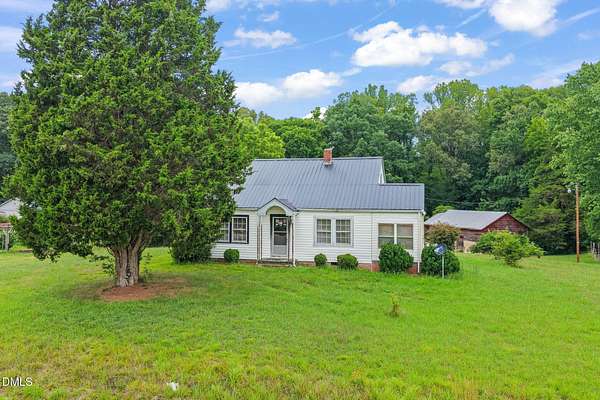 1.52 Acres of Land with Home for Sale in Buffalo Junction, Virginia