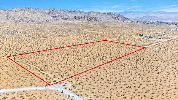 20 Acres of Land for Sale in Apple Valley, California
