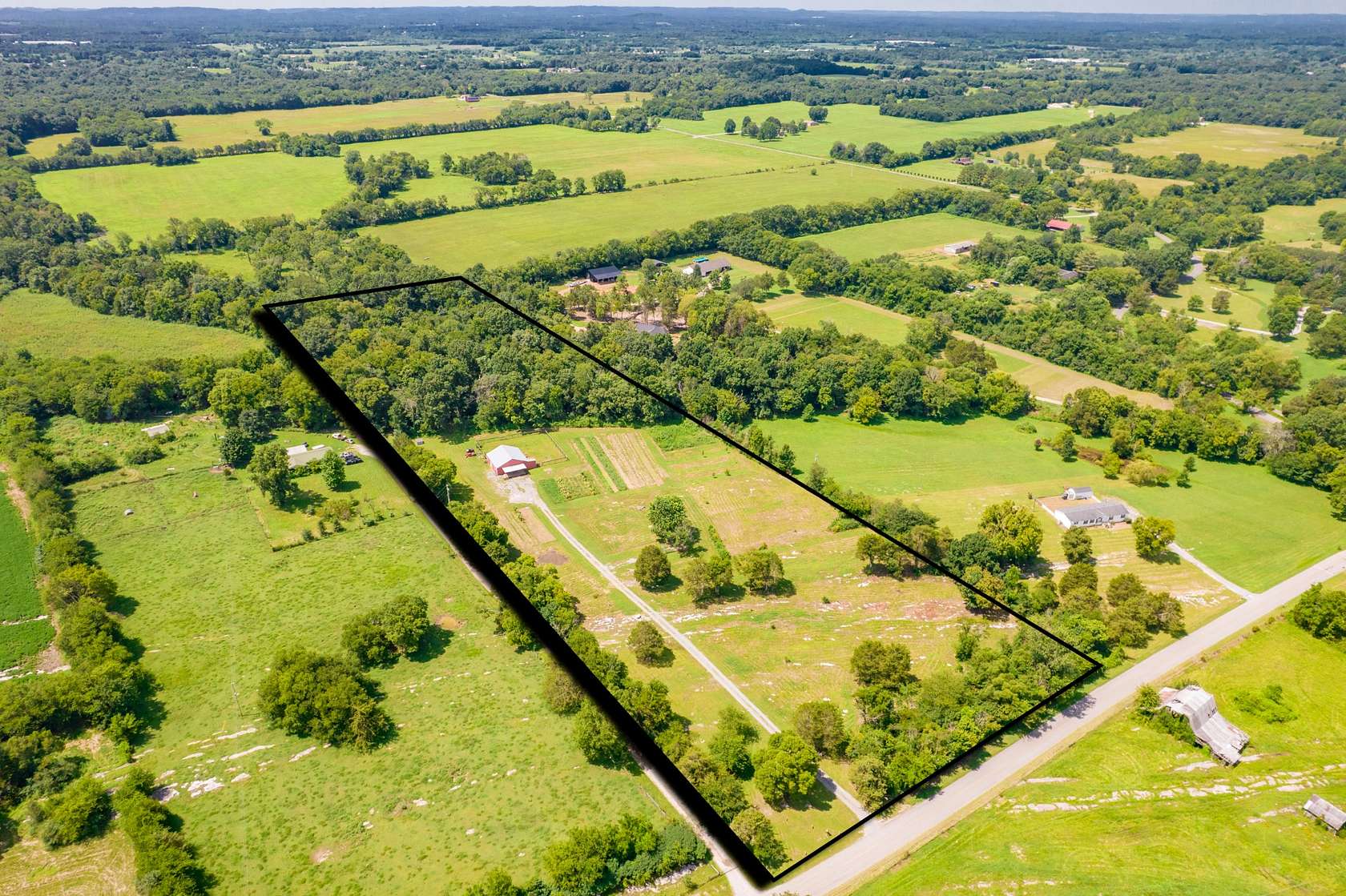 11 Acres of Land for Sale in Shelbyville, Tennessee