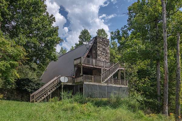 4 Acres of Land with Home for Sale in Hohenwald, Tennessee