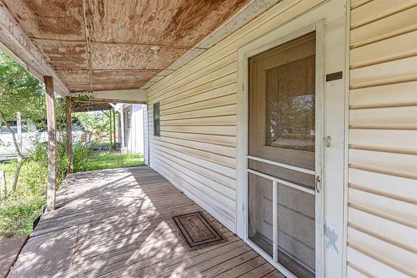 27 Acres of Land with Home for Sale in Terrell, Texas