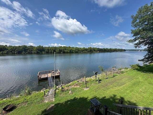 Residential Land for Auction in Clifton, Tennessee