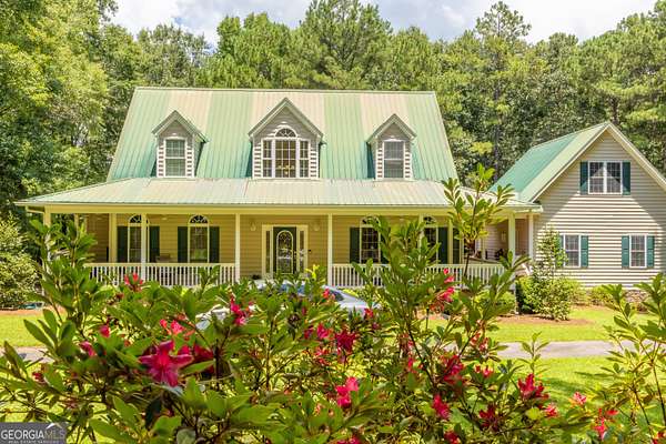 12 Acres of Land with Home for Sale in Thomaston, Georgia
