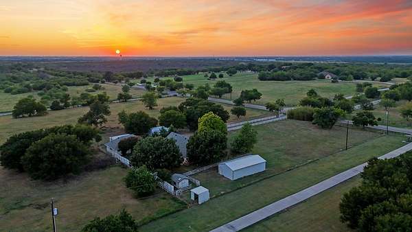 1.5 Acres of Land with Home for Sale in Denton, Texas