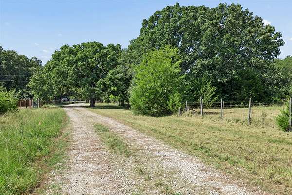 11 Acres of Land for Sale in Greenville, Texas