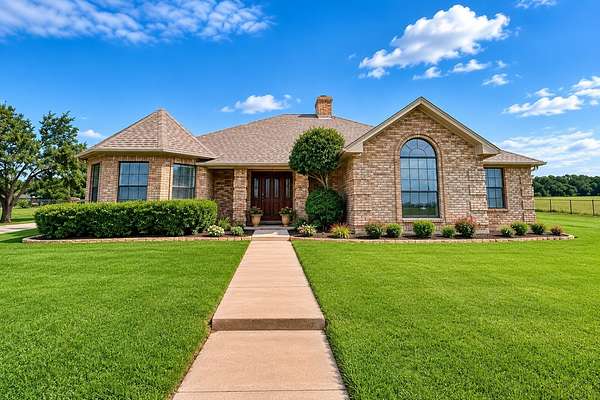 2.6 Acres of Land with Home for Lease in Newark, Texas