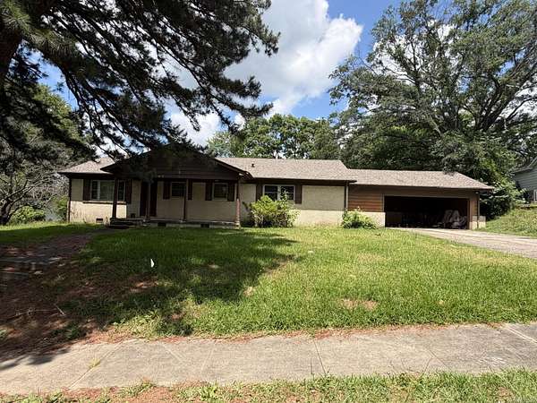 1.5 Acres of Land with Home for Sale in Benton, Arkansas