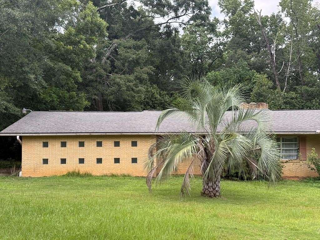 3.18 Acres of Land with Home for Sale in Abbeville, Alabama