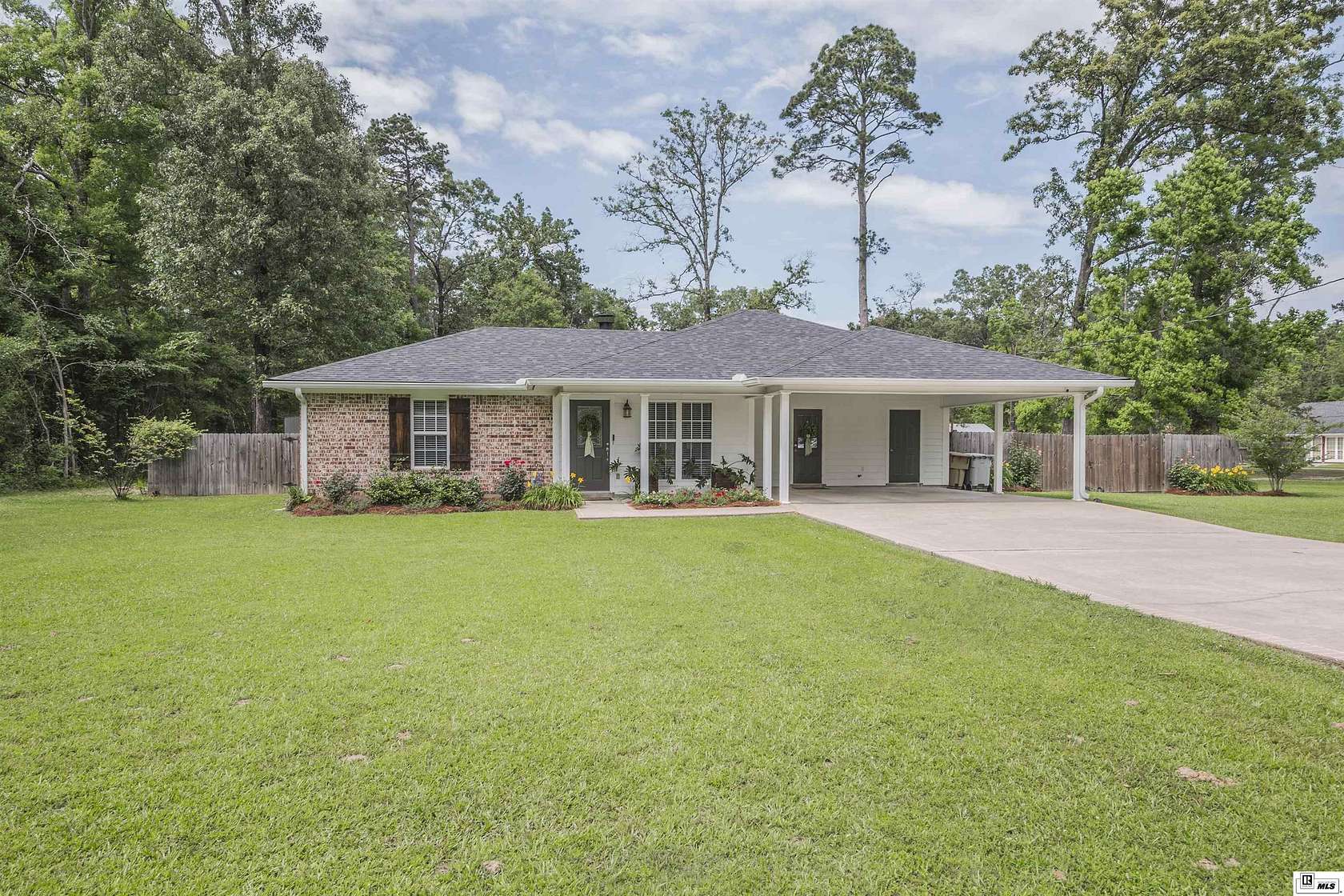 1.32 Acres of Land with Home for Sale in Monroe, Louisiana