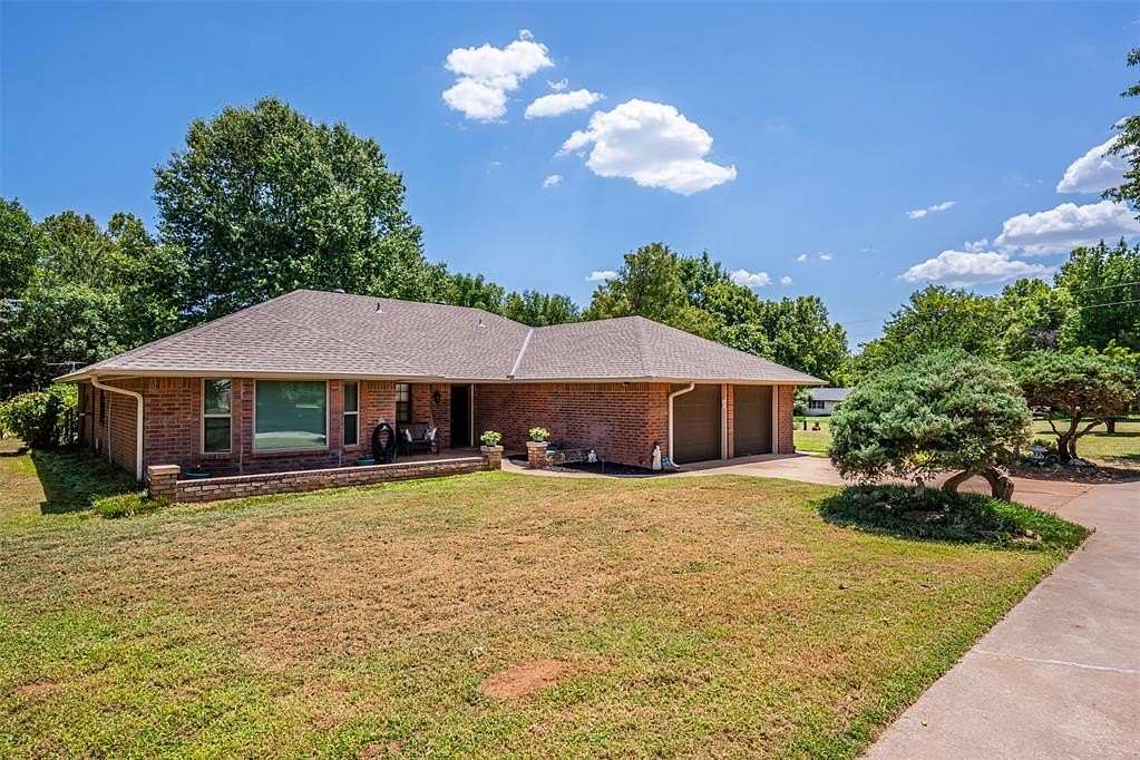 2.87 Acres of Land with Home for Sale in Tuttle, Oklahoma