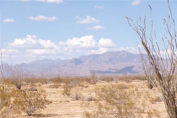 5 Acres of Residential Land for Sale in Yucca, Arizona