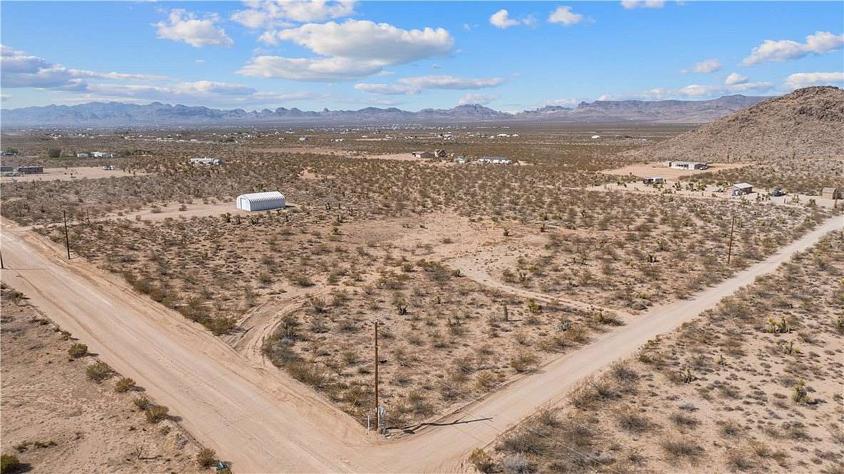 4.42 Acres of Residential Land for Sale in Golden Valley, Arizona