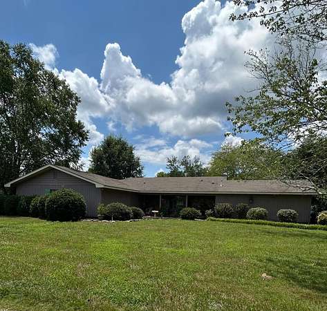 4 Acres of Land with Home for Sale in Madisonville, Tennessee