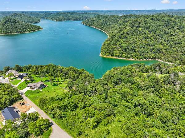 1.5 Acres of Residential Land for Sale in Silver Point, Tennessee