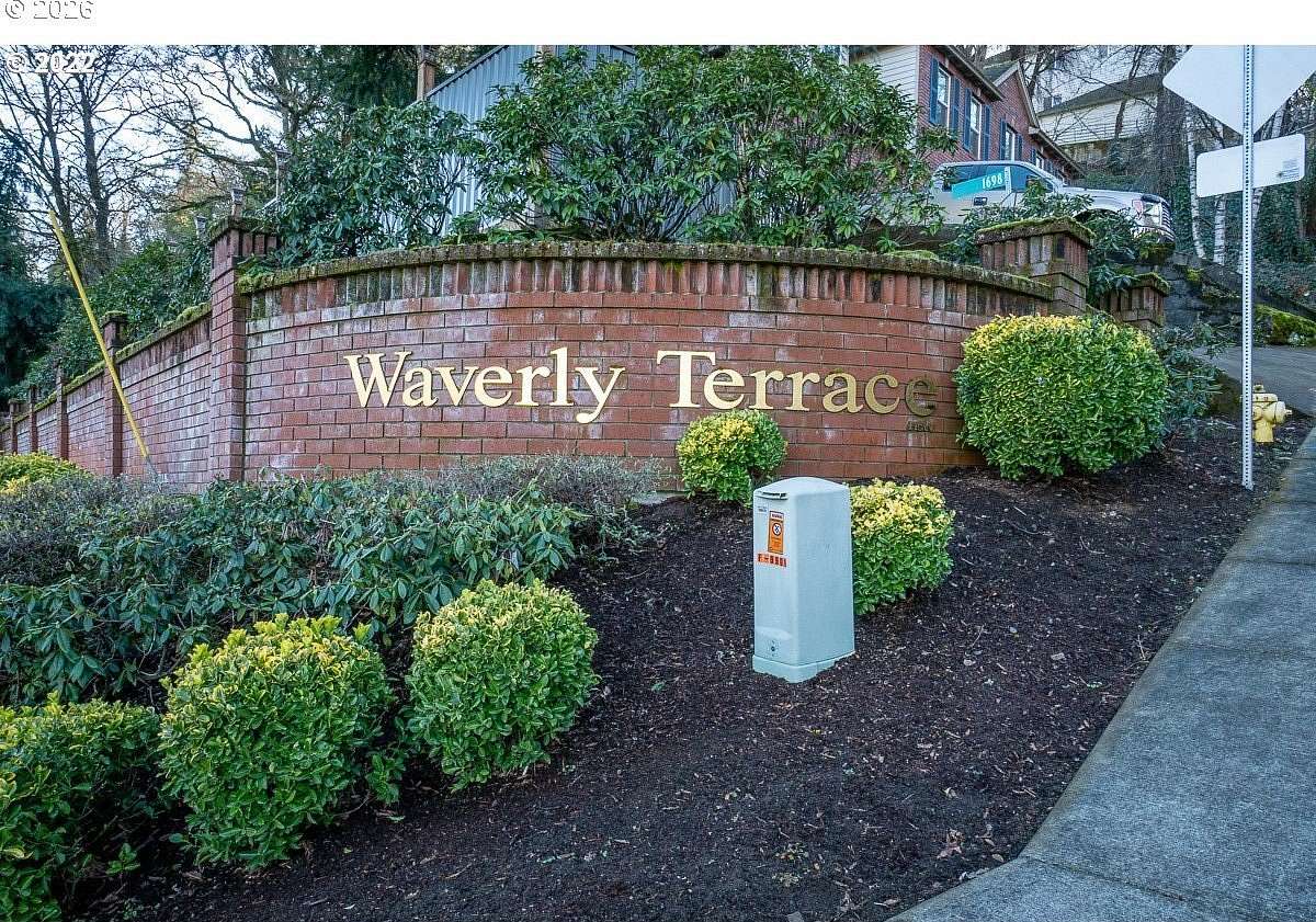 0.24 Acres of Residential Land for Sale in Milwaukie, Oregon