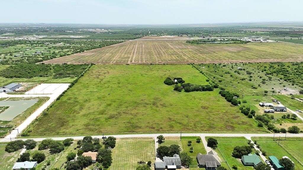 30 Acres of Recreational & Residential Land for Sale in Sinton, Texas
