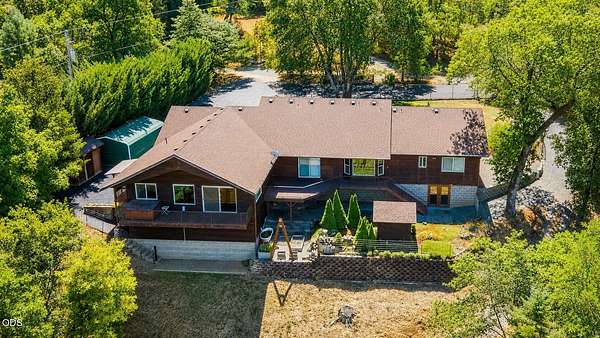 1.6 Acres of Land with Home for Sale in Merlin, Oregon