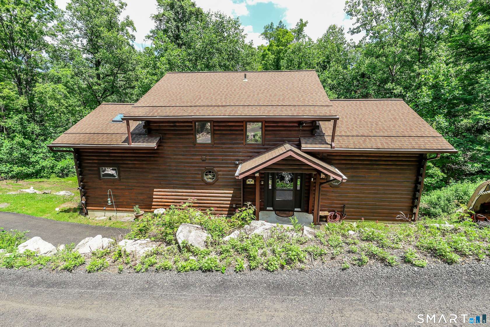 2.38 Acres of Land with Home for Sale in Brookfield, Connecticut