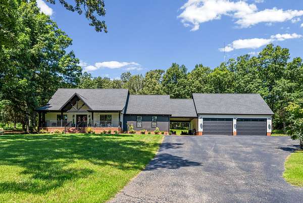 3.28 Acres of Land with Home for Sale in Hopkinsville, Kentucky