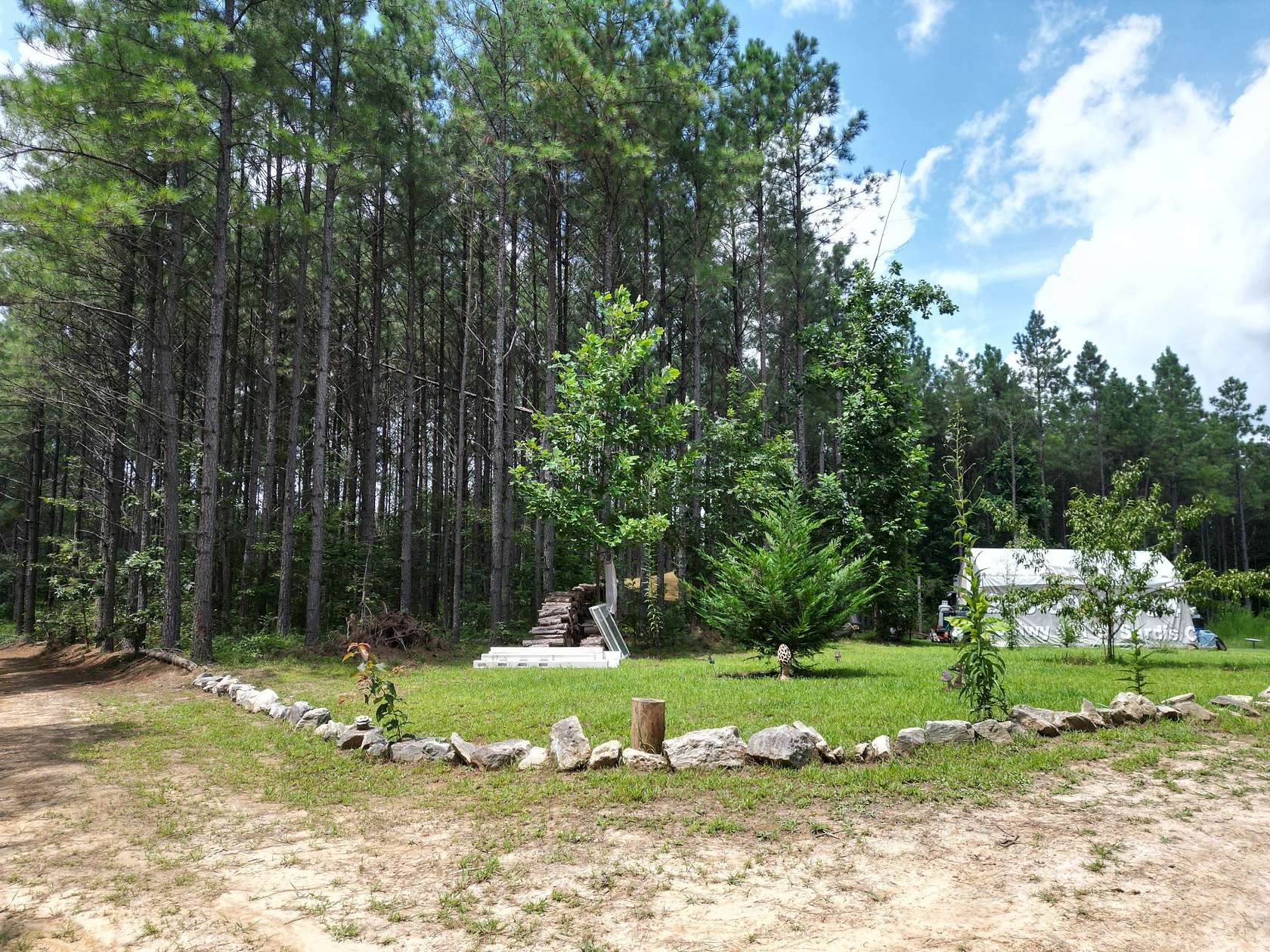 5 Acres of Residential Land for Sale in Hohenwald, Tennessee