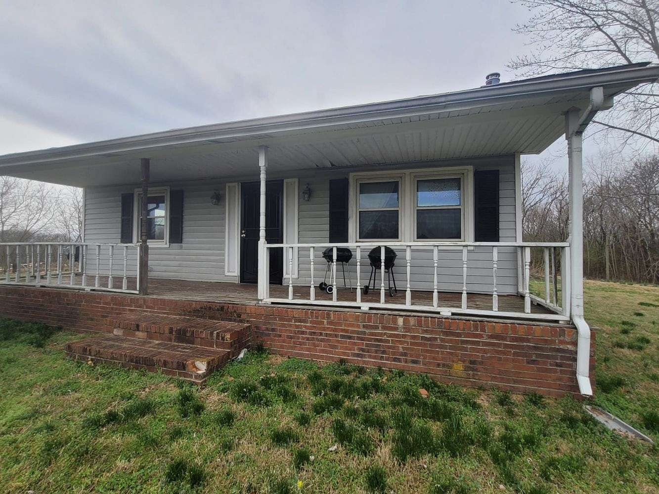 9.62 Acres of Land with Home for Sale in Hendersonville, Tennessee
