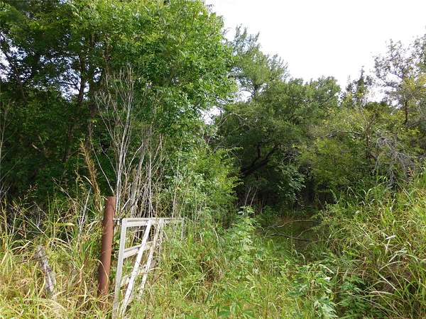 16.4 Acres of Land for Sale in Hubbard, Texas