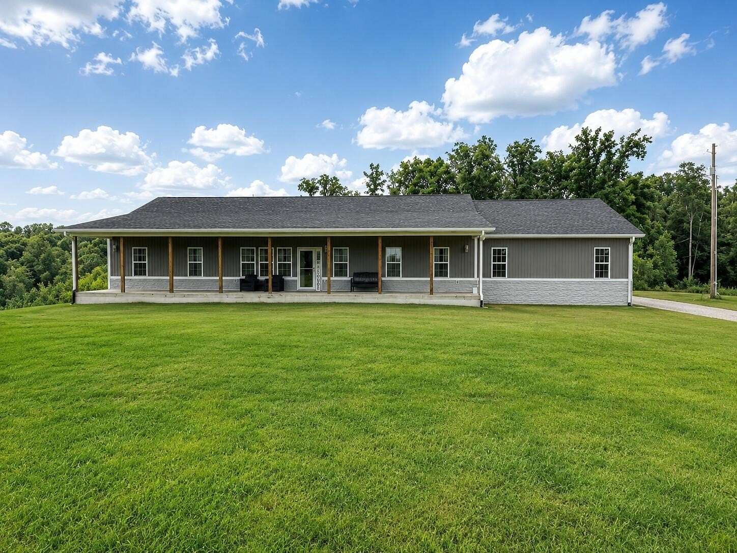 5 Acres of Land with Home for Sale in London, Kentucky