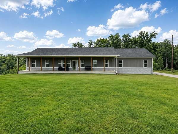5 Acres of Land with Home for Sale in London, Kentucky