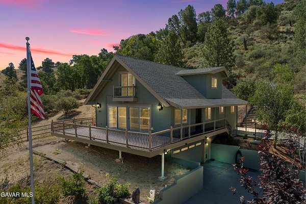 7.54 Acres of Land with Home for Sale in Tehachapi, California