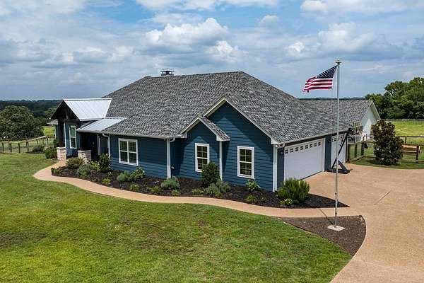 10 Acres of Land with Home for Sale in Athens, Texas