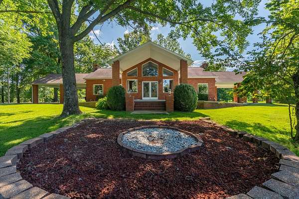 41 Acres of Land for Sale in Carbondale, Illinois