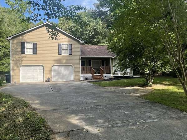 1.58 Acres of Land with Home for Sale in Dallas, Georgia