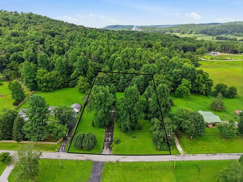1.5 Acres of Residential Land for Sale in Sparta, Tennessee
