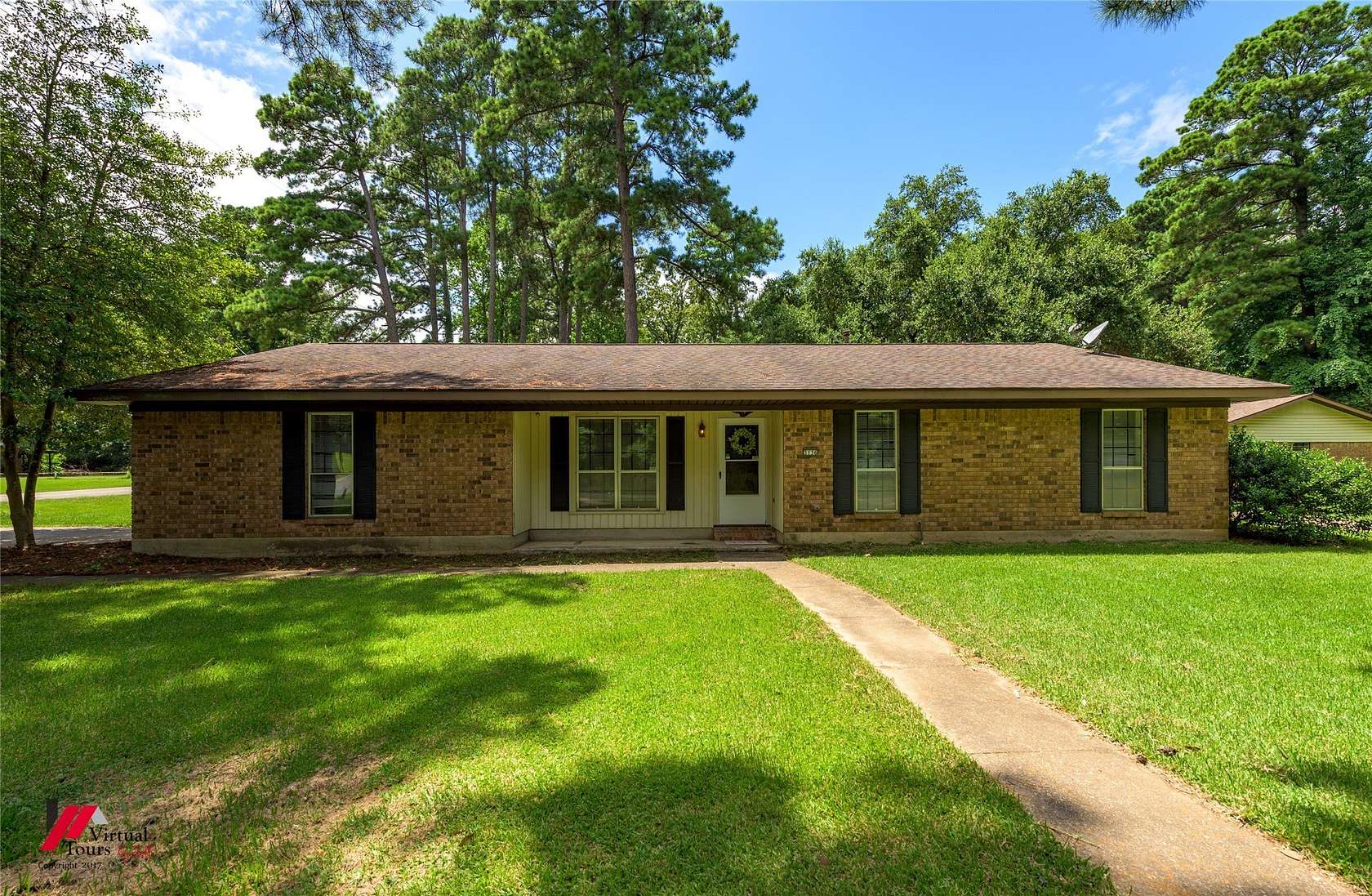 1.63 Acres of Land with Home for Sale in Shreveport, Louisiana