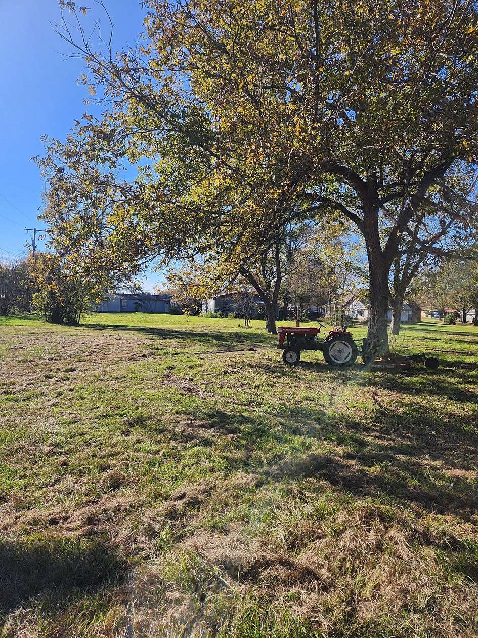 4.4 Acres of Residential Land for Sale in Murchison, Texas