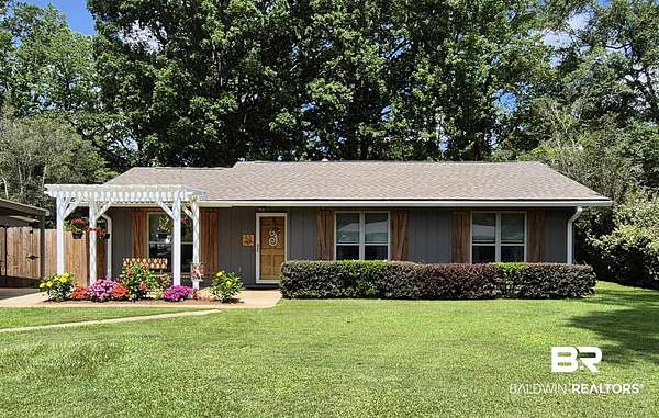 2.5 Acres of Land with Home for Sale in Evergreen, Alabama