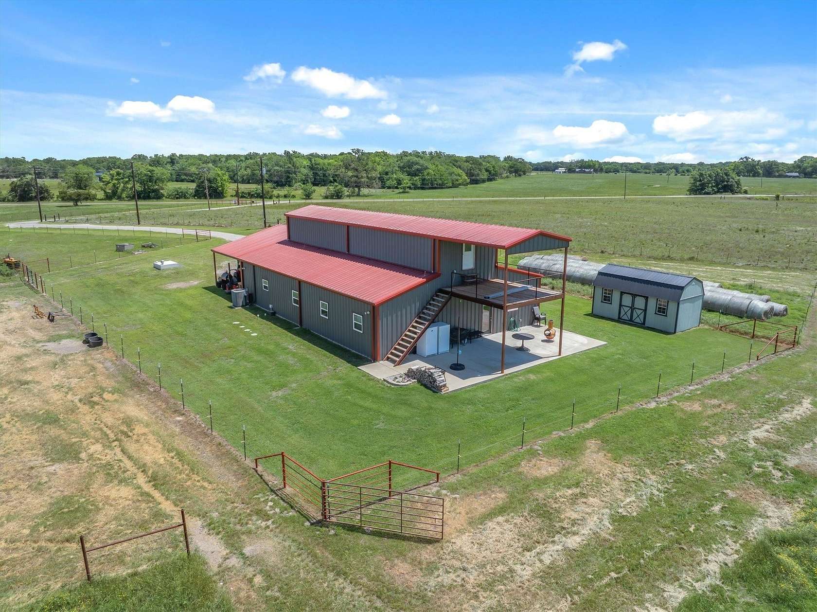 21.3 Acres of Land with Home for Sale in Canton, Texas