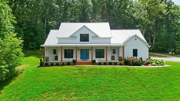 8 Acres of Land with Home for Sale in Frankfort, Kentucky