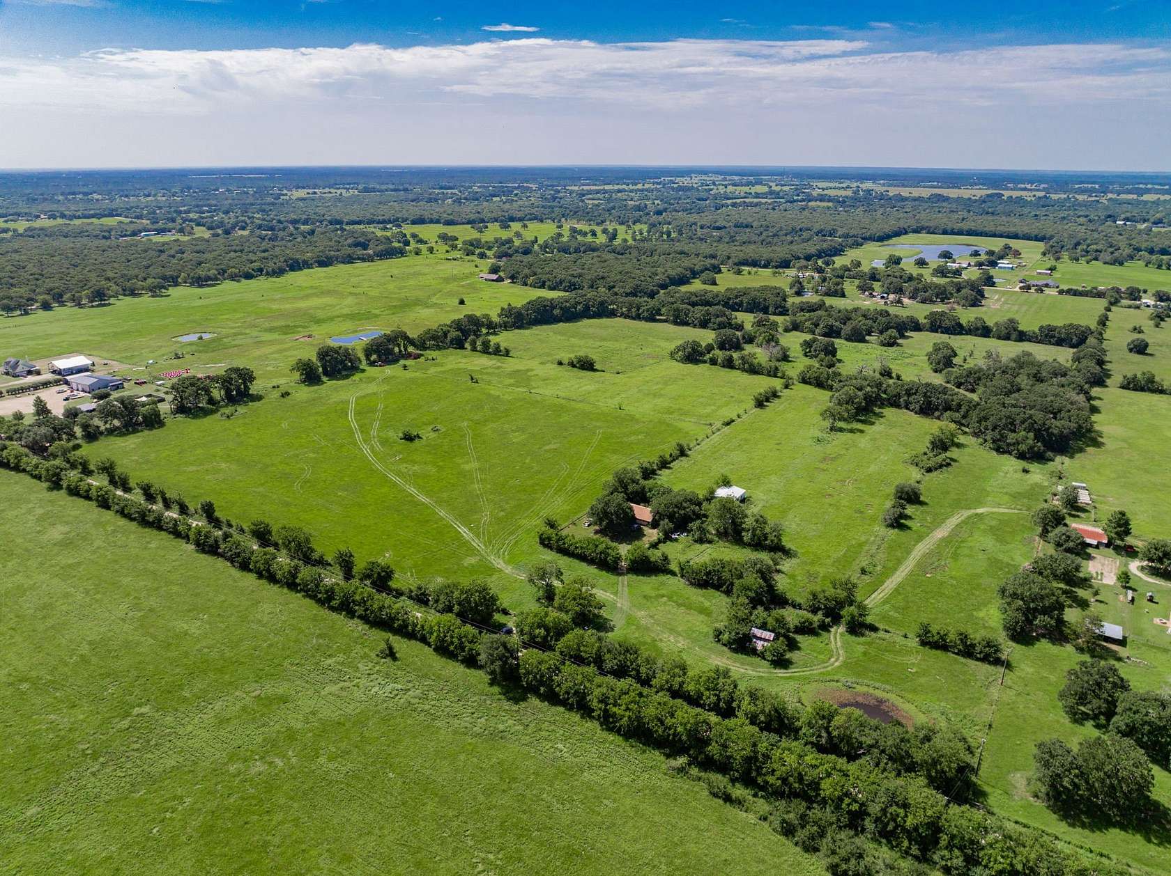 10 Acres of Land for Sale in Kemp, Texas